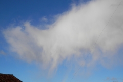 Virga con pequeño arco iris